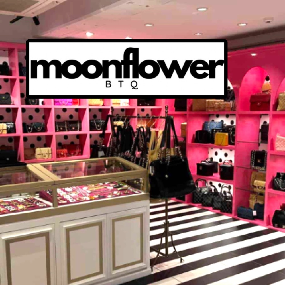 Meet your Posher MoonFlowerBtq 🌙 - Picture 2 of 4